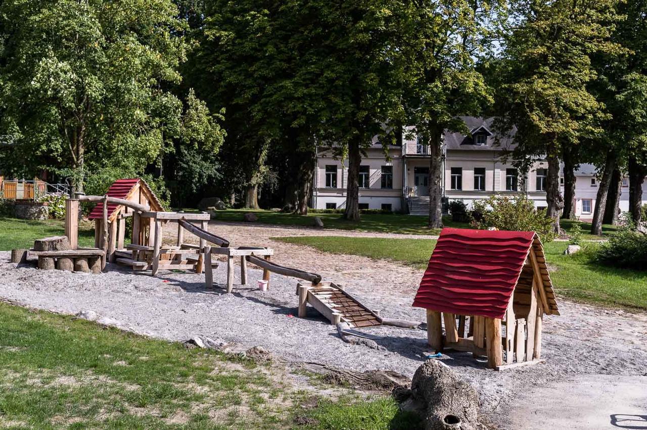 Ferienwohnung Gutshof Groß Behnkenhagen Exterior foto